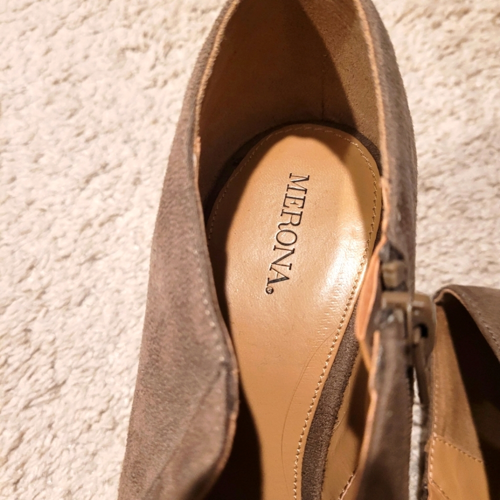 Light brown high heel shoes